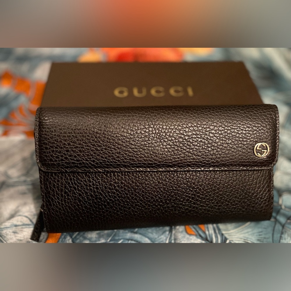 Brand new Authentic women’s Gucci wallet